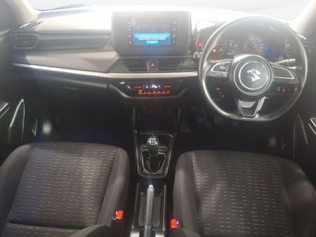 2025-Suzuki-Swift-12-GL_9