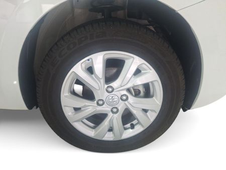 2025-Suzuki-Swift-12-GL_14