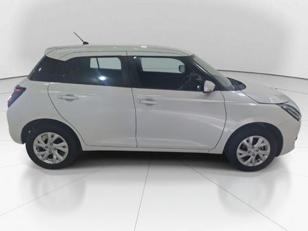 2025-Suzuki-Swift-12-GL_3