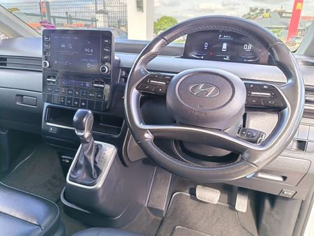 2023-Hyundai-Staria-22d-Executive-Auto_13
