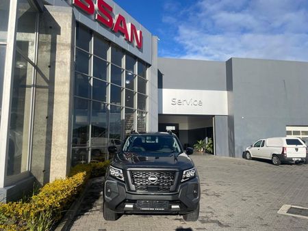 2026-Nissan-Navara-25DDTi-Stealth-4x4-Auto_1