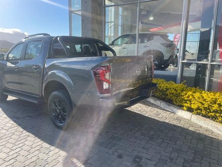 2026-Nissan-Navara-25DDTi-Stealth-4x4-Auto_5