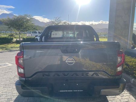 2026-Nissan-Navara-25DDTi-Stealth-4x4-Auto_8