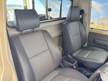 2016-Toyota-Land-Cruiser-79-40-Single-Cab_13