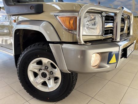 2016-Toyota-Land-Cruiser-79-40-Single-Cab_2