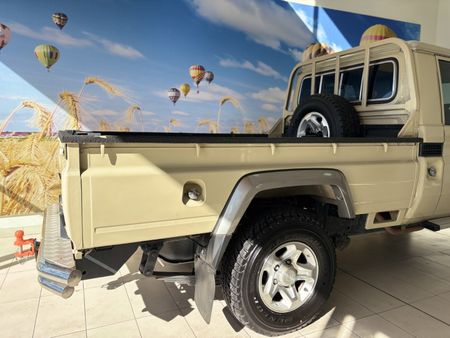 2016-Toyota-Land-Cruiser-79-40-Single-Cab_3