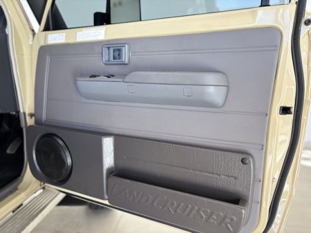 2016-Toyota-Land-Cruiser-79-40-Single-Cab_8