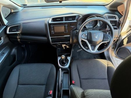 2022-Honda-WR-V-12-Comfort_7