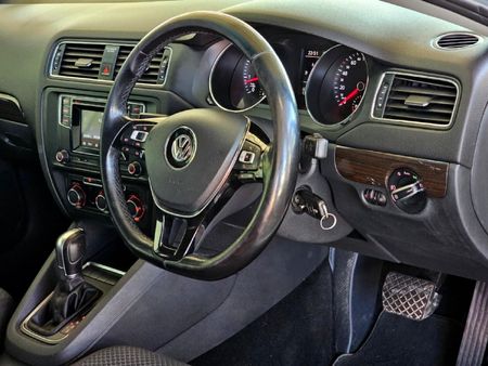 2018-Volkswagen-Jetta-GP-14-TSI-Comfortline-Auto_11