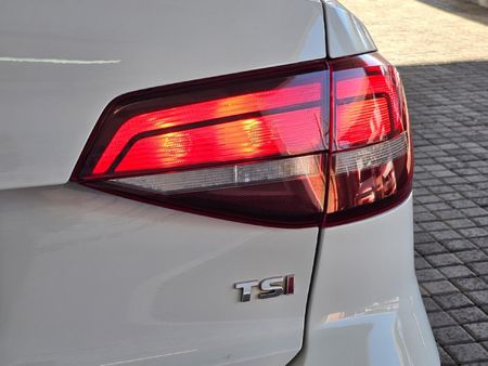 2018-Volkswagen-Jetta-GP-14-TSI-Comfortline-Auto_6
