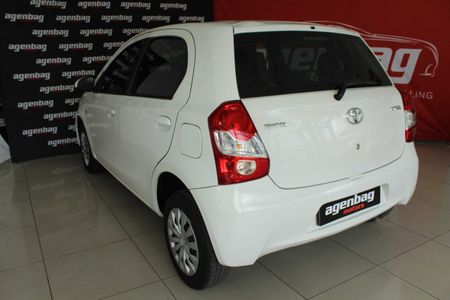 2018-Toyota-Etios-15-Xi-5-dr_3