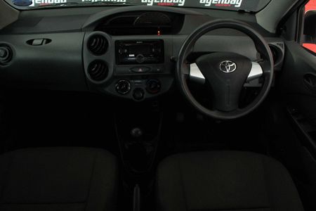 2018-Toyota-Etios-15-Xi-5-dr_6
