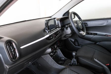 2026-Kia-Picanto-10-LS_17