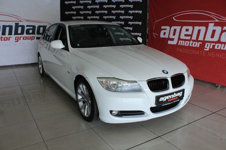 2011-BMW-3-Series-320i-Auto_0