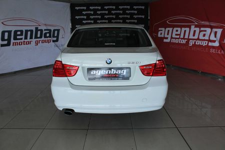 2011-BMW-3-Series-320i-Auto_5