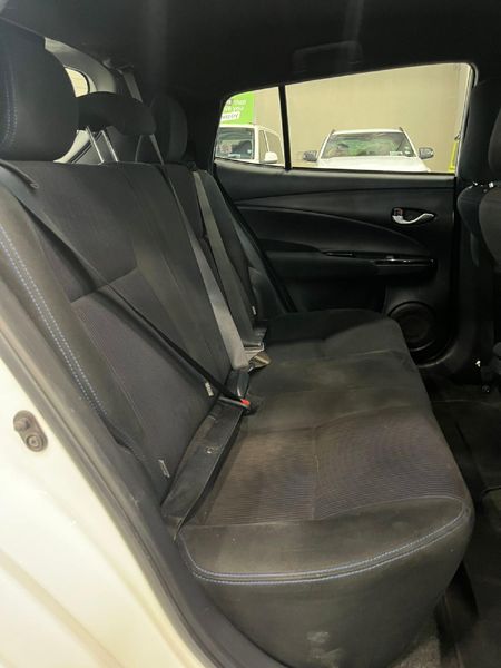 2018-Toyota-Yaris-15-XS-5-dr_11
