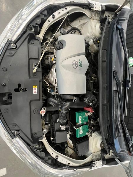 2018-Toyota-Yaris-15-XS-5-dr_12
