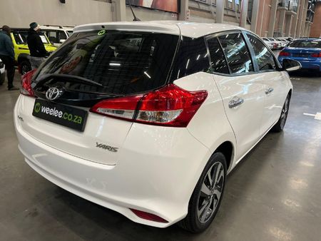 2018-Toyota-Yaris-15-XS-5-dr_2