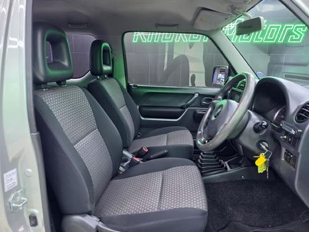2012-Suzuki-Jimny-13_12