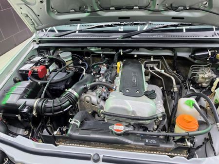2012-Suzuki-Jimny-13_18