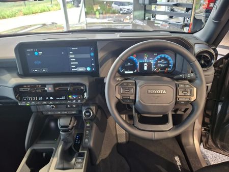 2026-Toyota-Land-Cruiser-Prado-VX-R-28GD-Auto_11