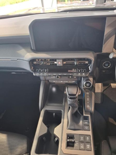 2026-Toyota-Land-Cruiser-Prado-VX-R-28GD-Auto_12