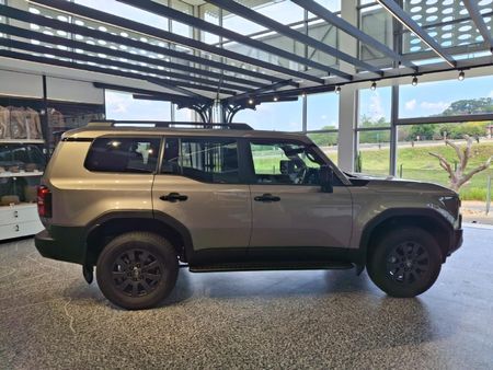 2026-Toyota-Land-Cruiser-Prado-VX-R-28GD-Auto_3