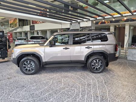 2026-Toyota-Land-Cruiser-Prado-VX-R-28GD-Auto_4