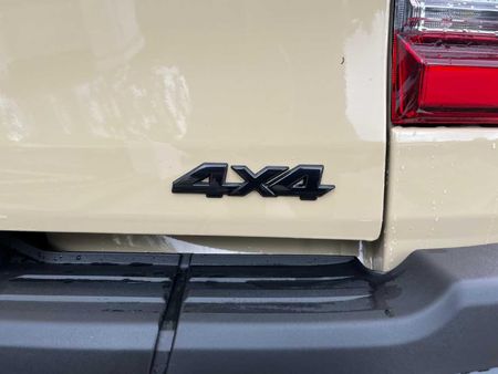 2026-Toyota-Hilux-28-GD-6-RB-Legend-55-4x4-Auto-Double-Cab_6