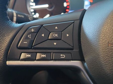 2025-Nissan-Navara-25-DDTi-LE-Plus-4X4-Auto-Double-Cab_11