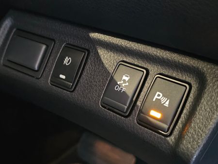 2025-Nissan-Navara-25-DDTi-LE-Plus-4X4-Auto-Double-Cab_15