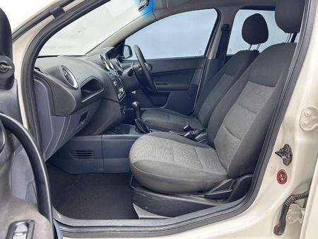 2008-Ford-Ikon-16-Trend_6