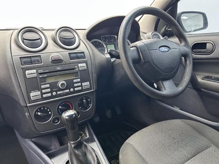 2008-Ford-Ikon-16-Trend_7