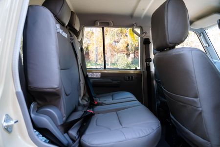2026-Toyota-Land-Cruiser-76-28GD-6-Station-Wagon-VX_10