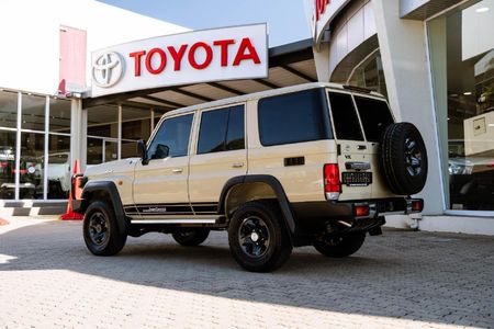 2026-Toyota-Land-Cruiser-76-28GD-6-Station-Wagon-VX_2