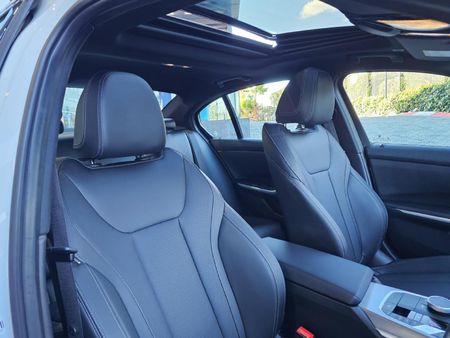 2025-BMW-3-Series-320i-M-Sport-Auto_6