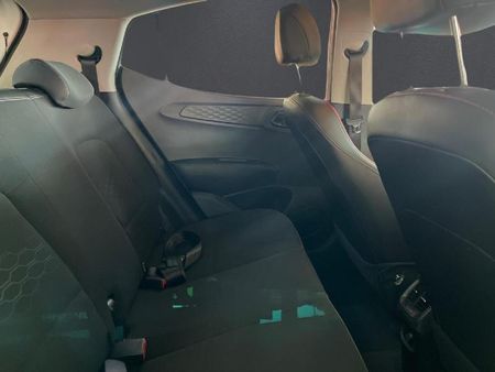 2025-Hyundai-Grand-i10-10-Motion_11