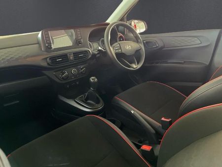 2025-Hyundai-Grand-i10-10-Motion_14