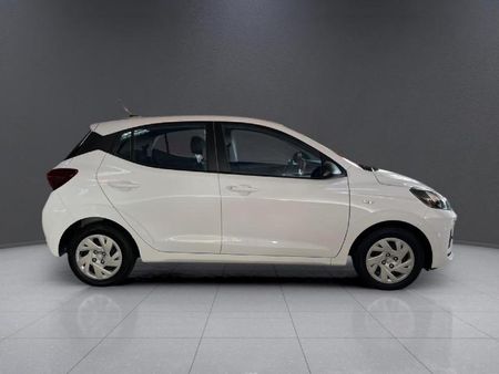 2025-Hyundai-Grand-i10-10-Motion_7