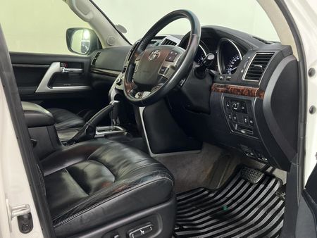 2013-Toyota-Land-Cruiser-200-45-D-V8-VX-Auto_9
