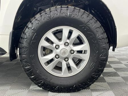 2013-Toyota-Land-Cruiser-200-45-D-V8-VX-Auto_5