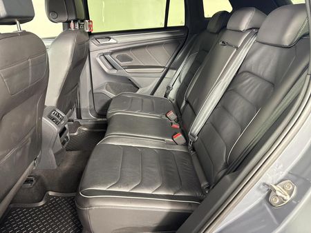 2022-Volkswagen-Tiguan-20-TSI-R-Line-4Motion-DSG-Auto-162kW_3