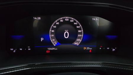 2025-Volkswagen-T-Cross-10-TSI-Auto_23