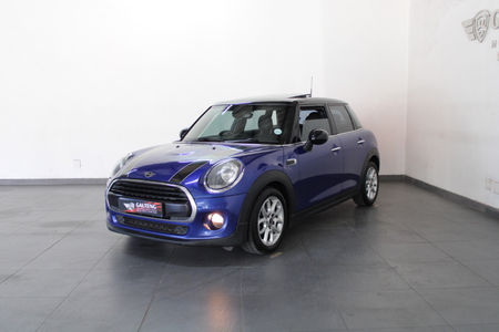 2019-MINI-Hatch-Cooper-Auto_2