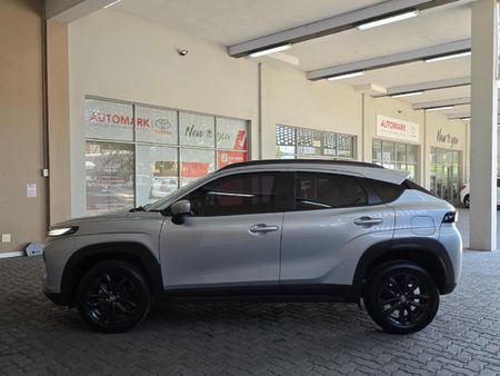 2025-Toyota-Starlet-Cross-15XS_11