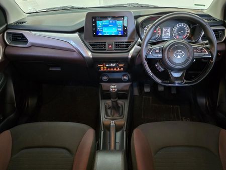 2025-Toyota-Starlet-Cross-15XS_16