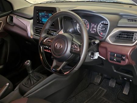 2025-Toyota-Starlet-Cross-15XS_19