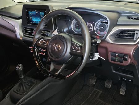 2025-Toyota-Starlet-Cross-15XS_20
