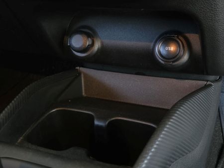 2025-Toyota-Starlet-Cross-15XS_23