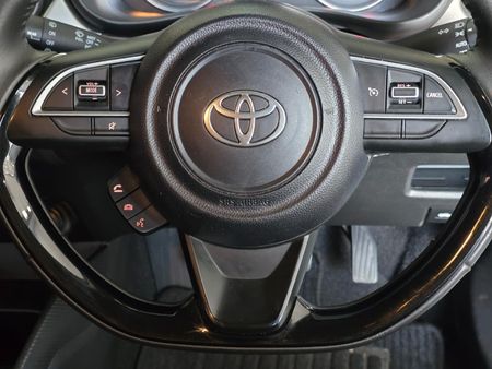 2025-Toyota-Starlet-Cross-15XS_25